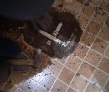 围场卫生间漏水维修公司为您分享下卫生间渗水如何处理及注意事项