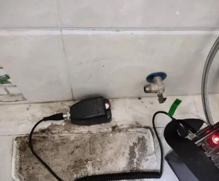 围场屋顶漏水维修公司分享下卫生间漏水的危害及解决方法
